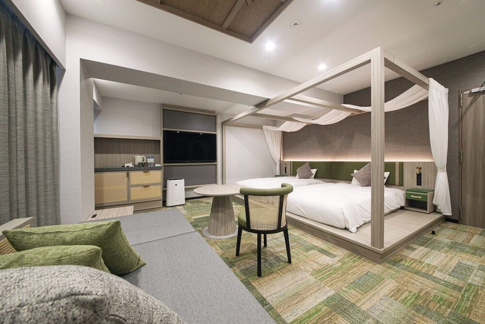 お風呂と岩盤浴、プールが揃った一大レジャー施設4761355