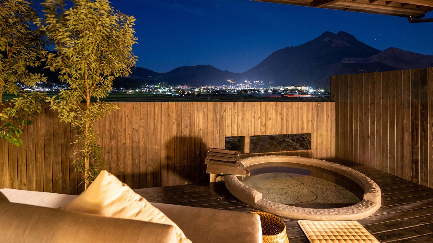 彼と二人きり、露天風呂から夜景を眺められるお部屋3747329