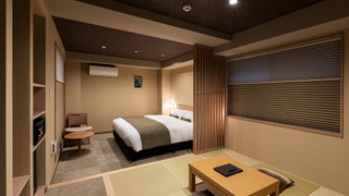 和洋室クイーンベッドルーム A