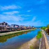 爽やかな朝の清流に
心もリフレッシュ / 2