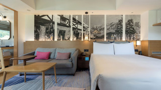 プレミアム ルーム キングベッド 1 台 リバービュー コーナー (Private Hot Spring)