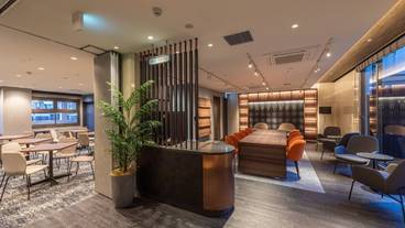 宿泊者専用ラウンジ① / 4