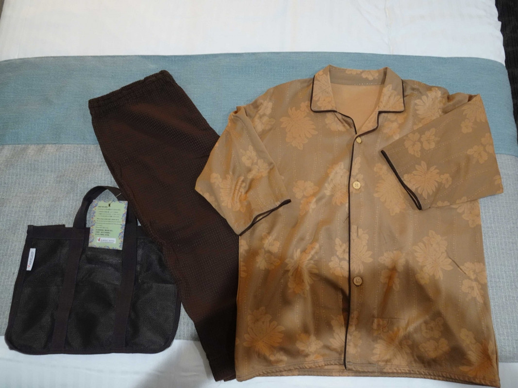 パジャマは２ピースで着やすいです