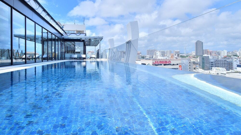 空を泳ぐようなシースループール！朝食は地中海ビュッフェを堪能3360313