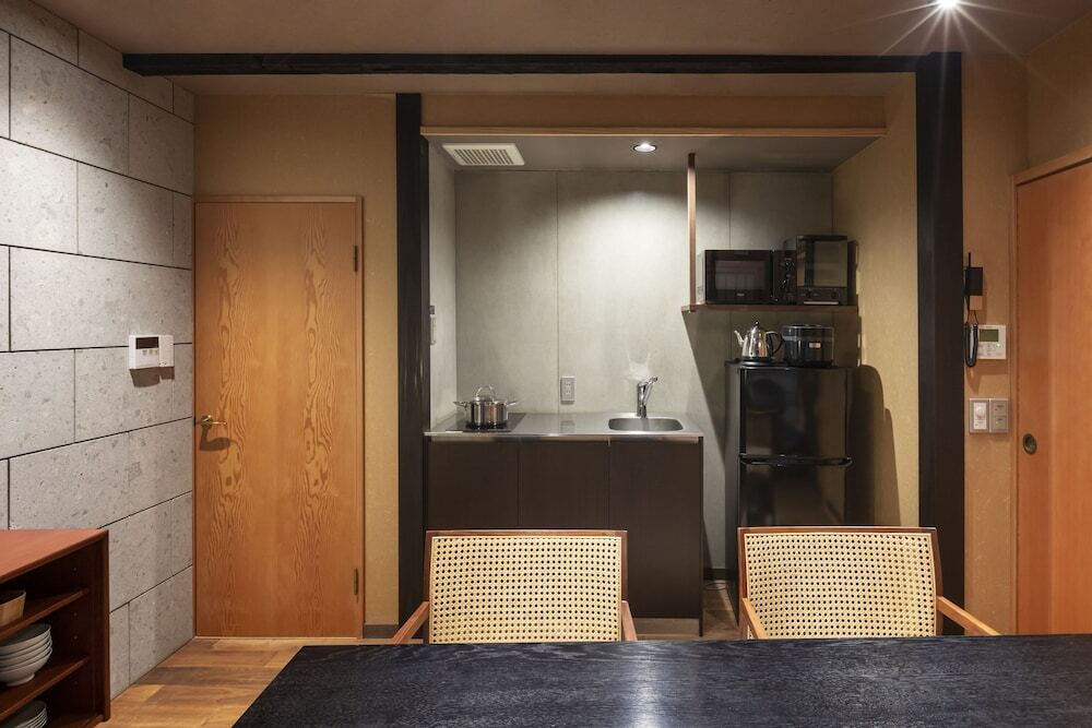 客室内のダイニングエリア