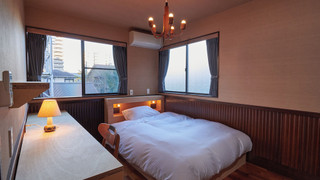 スタンダード ダブルルーム 禁煙 共用バスルーム