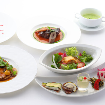 清里の森の中に佇むクラシックホテル3489327