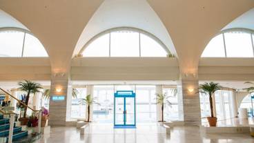 内部エントランス / 2