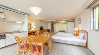 [高層階テラス付オーシャンビュー] デラックス和洋室 (禁煙)