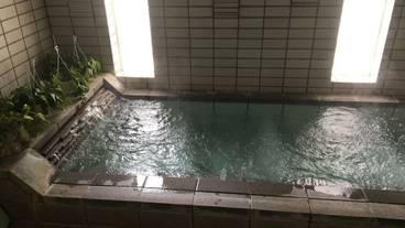 屋内スパ浴槽 / 1