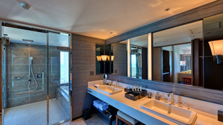 パノラマコーナースイートツイン 禁煙(VIPプールバー・クラブラウンジアクセス付)（3歳以上の添い寝追加料金現地払い）