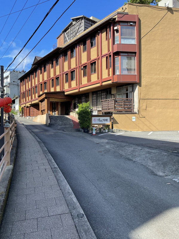 右側に駐車場あり