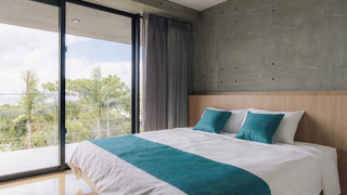 デラックス コンドミニアム