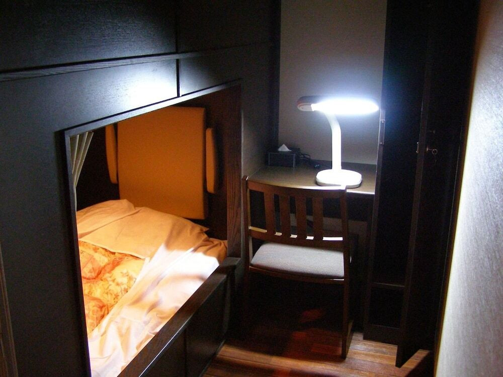 ②プールで豪華なホテルステイ「リゾートカプセル桜木町」3433156