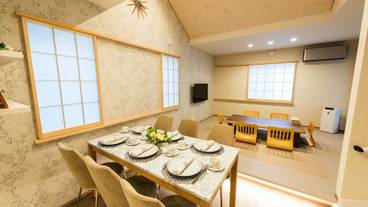 客室内のダイニングエリア / 13