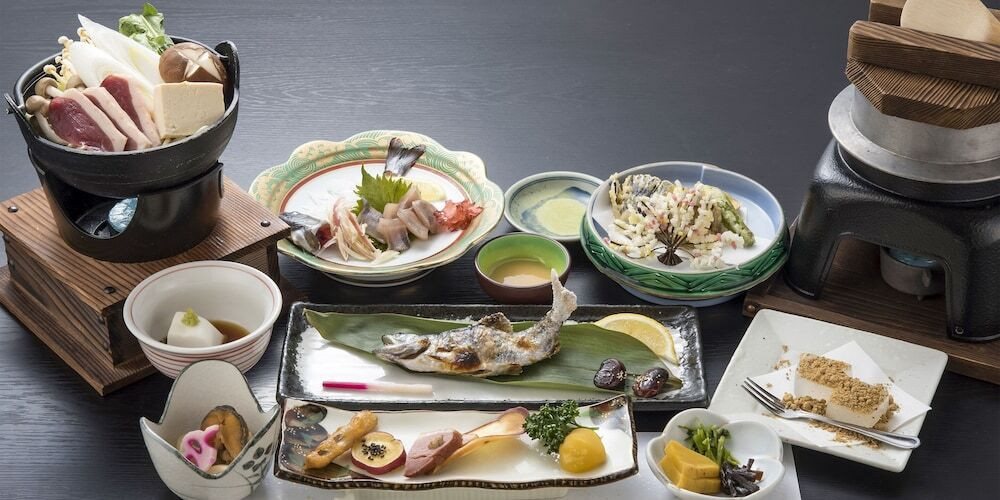 旅館のお食事処