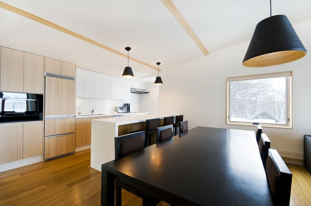 客室内のダイニングエリア