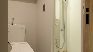 ツインルーム (二段ベッド·シャワー&トイレ付)