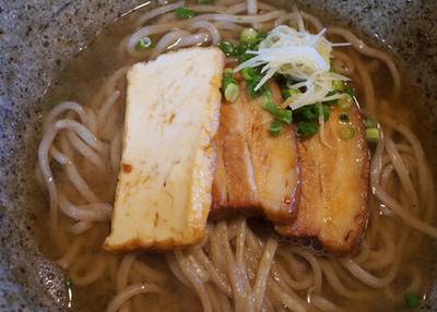 金月そば 恩納店