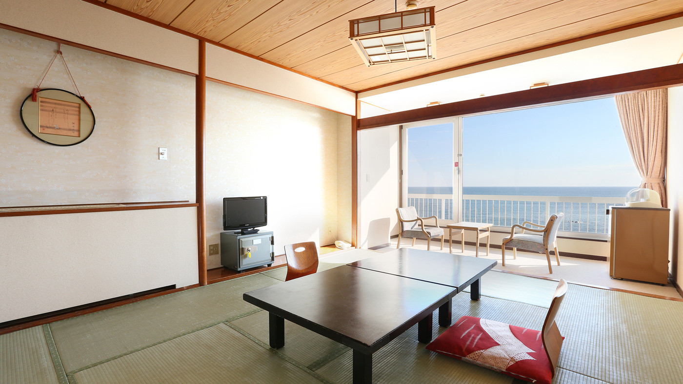 和洋中60品のバイキングには1.7mの特大舟盛りも！4061939