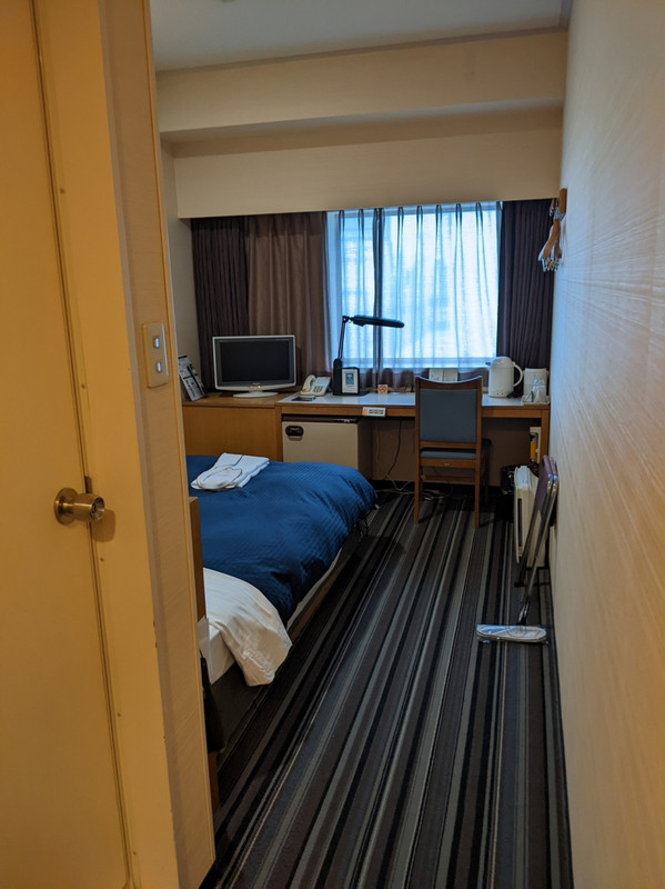 部屋の入り口から