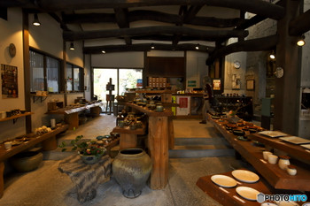 Enjoy visiting pottery studios, cafes, general stores... You can also enjoy walking around the town 3334275