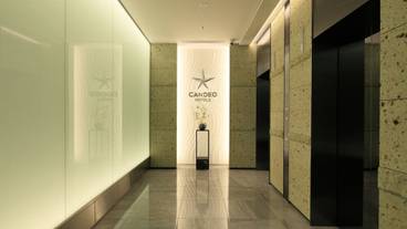 内部エントランス / 2