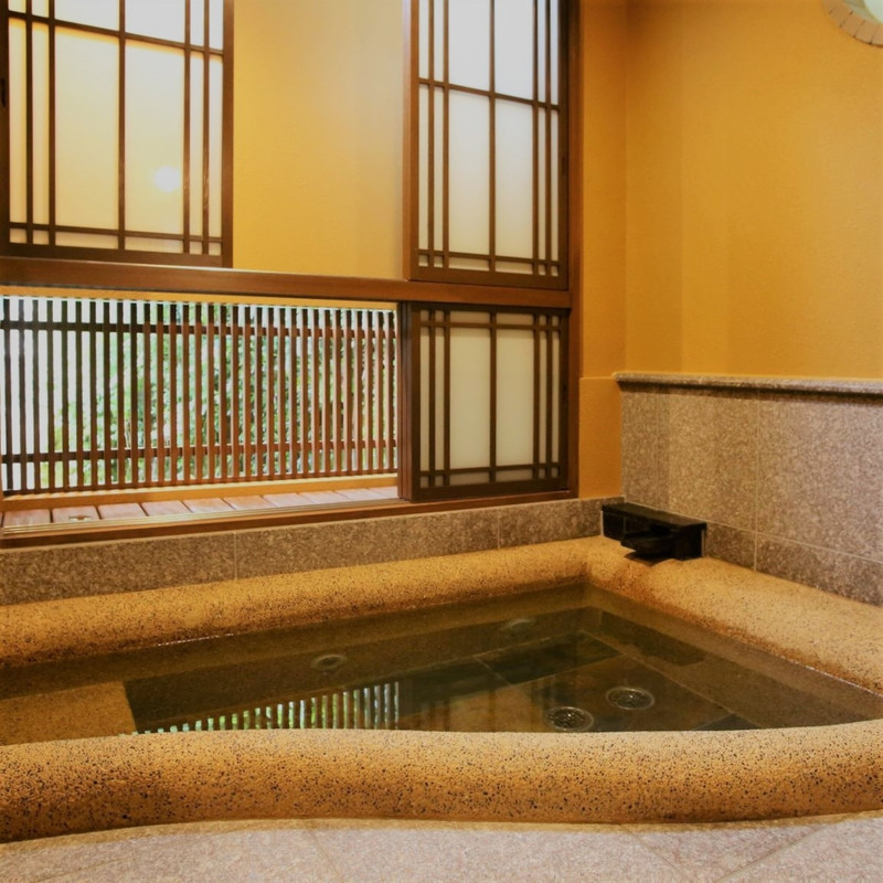 赤絵の半露天風呂②