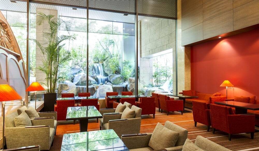 ロビーラウンジ / 3