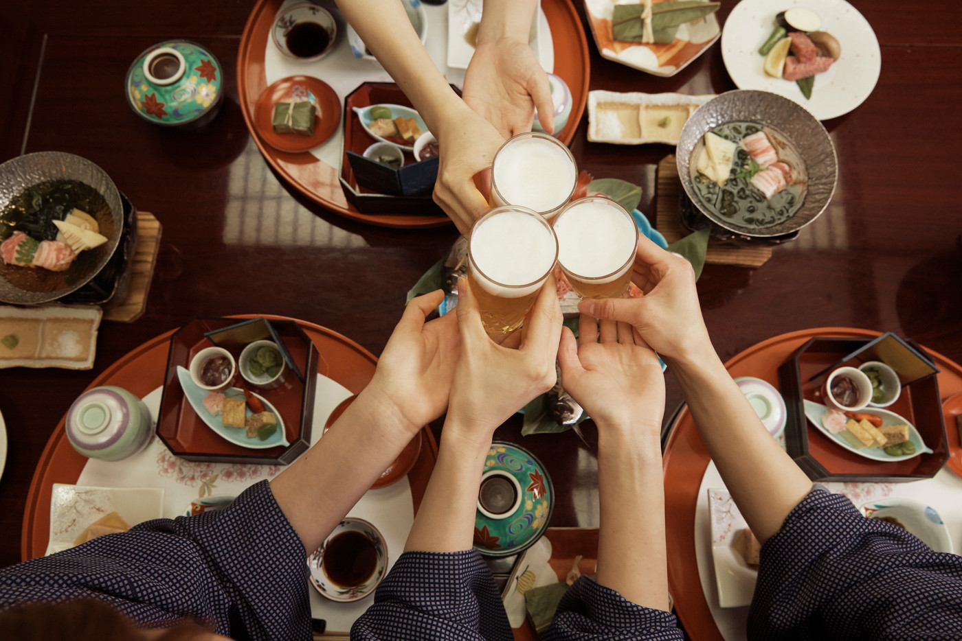 乾杯シーン