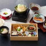 温泉豆腐や出汁巻
心温まる和朝食 / 3