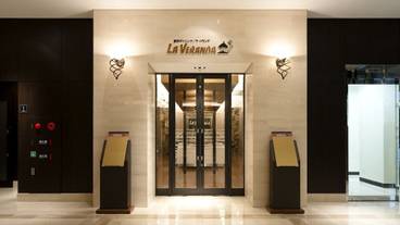 内部エントランス / 2