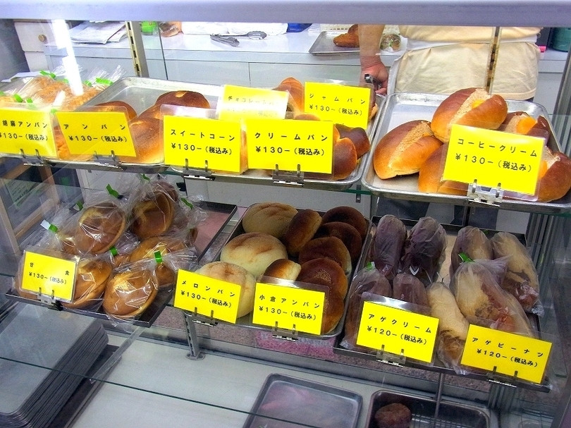 「手造りのパン 木村屋」内観 51852 やっぱり対面式はいいね、甘食もありまっせ♪