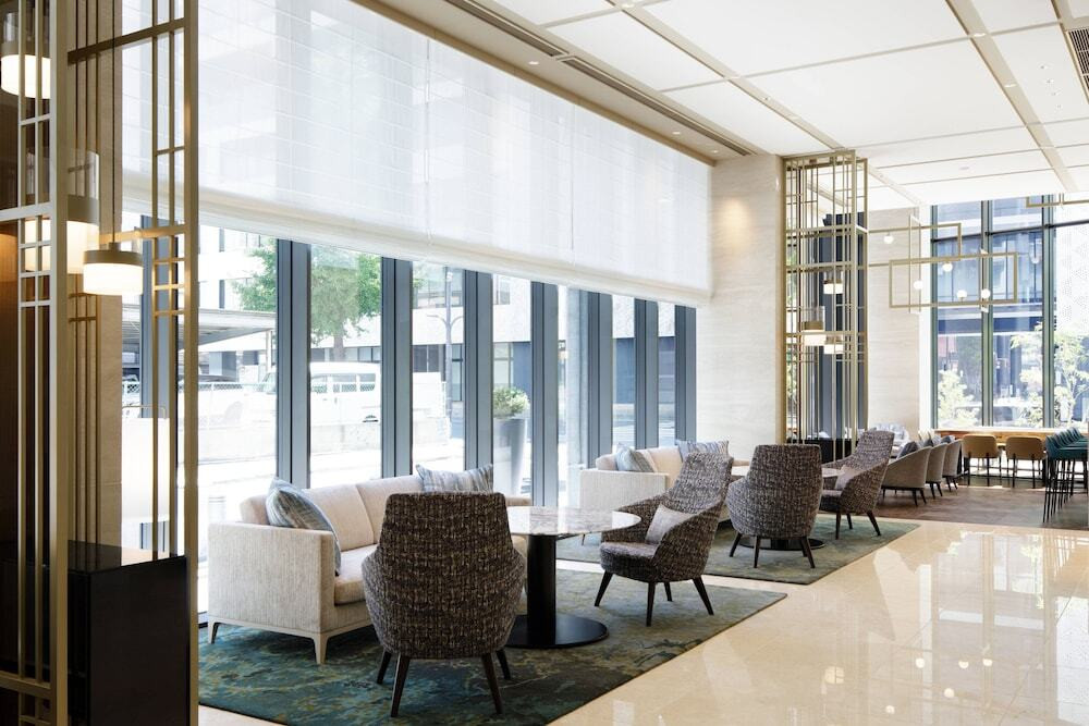 ロビーラウンジ