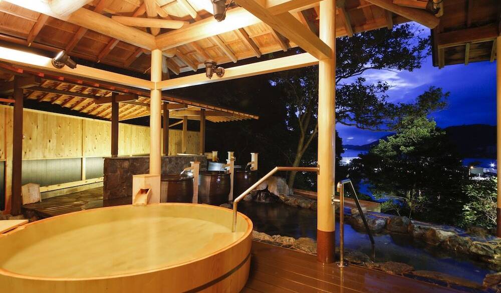 夜の女湯「花の賀」_温泉 / 1