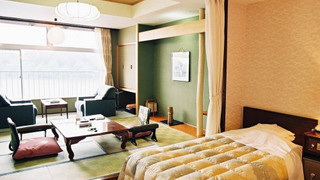 スタンダード和洋室　禁煙　湖側　（ベッド+布団）