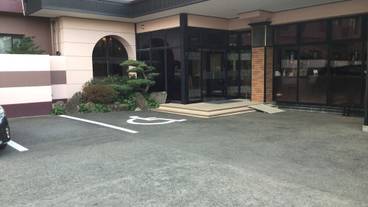 施設の入り口 / 19