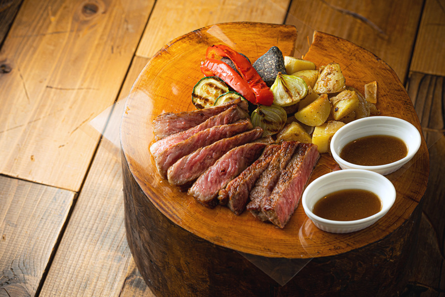 パノラミックな自然に包まれたホテル3927717