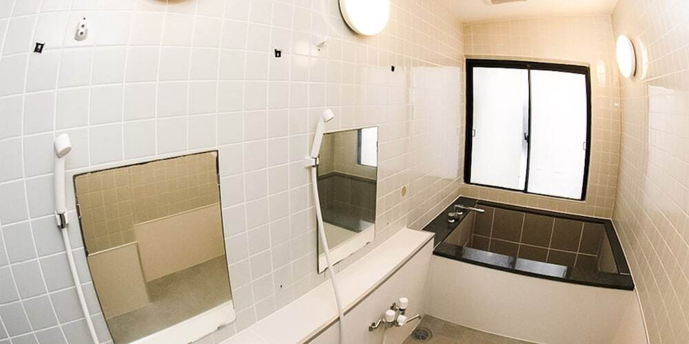 バスルームのシャワー