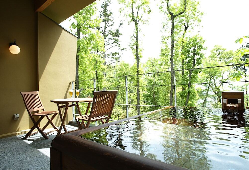 リスが住む森にひっそり佇む、大人の隠れ宿4244684