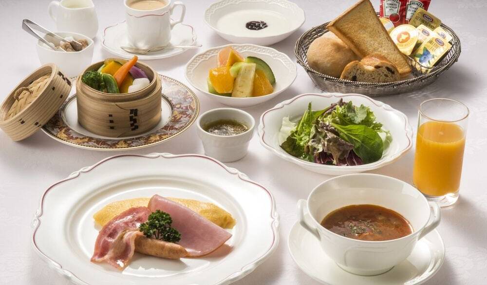 和洋から選べる朝食
優雅な朝時間 / 1