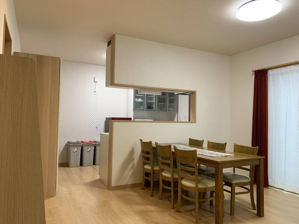 客室内のダイニングエリア