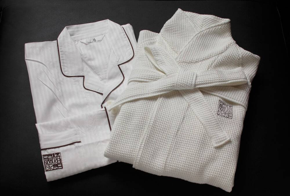 ガウンとバスローブ