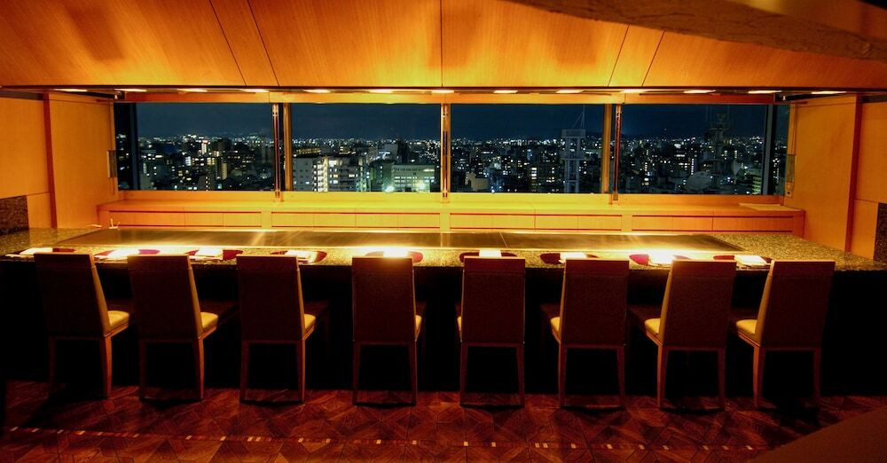 4.パノラマで京都市内の夜景を満喫「京都ホテルオークラ」3450036