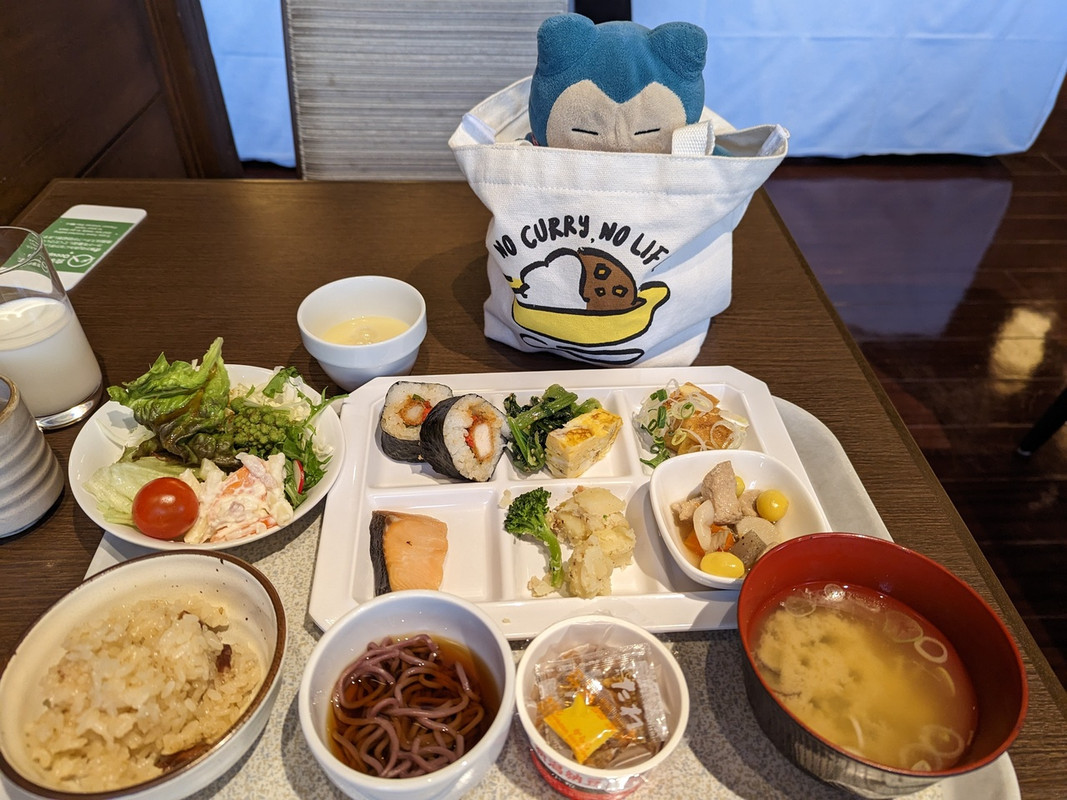 タレカツ巻、長岡の赤飯、栃尾の油揚げなど新潟の味を楽しめます