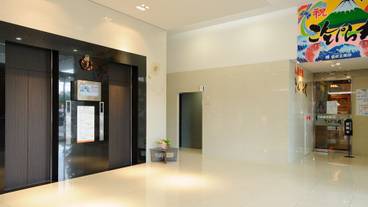 内部エントランス / 2