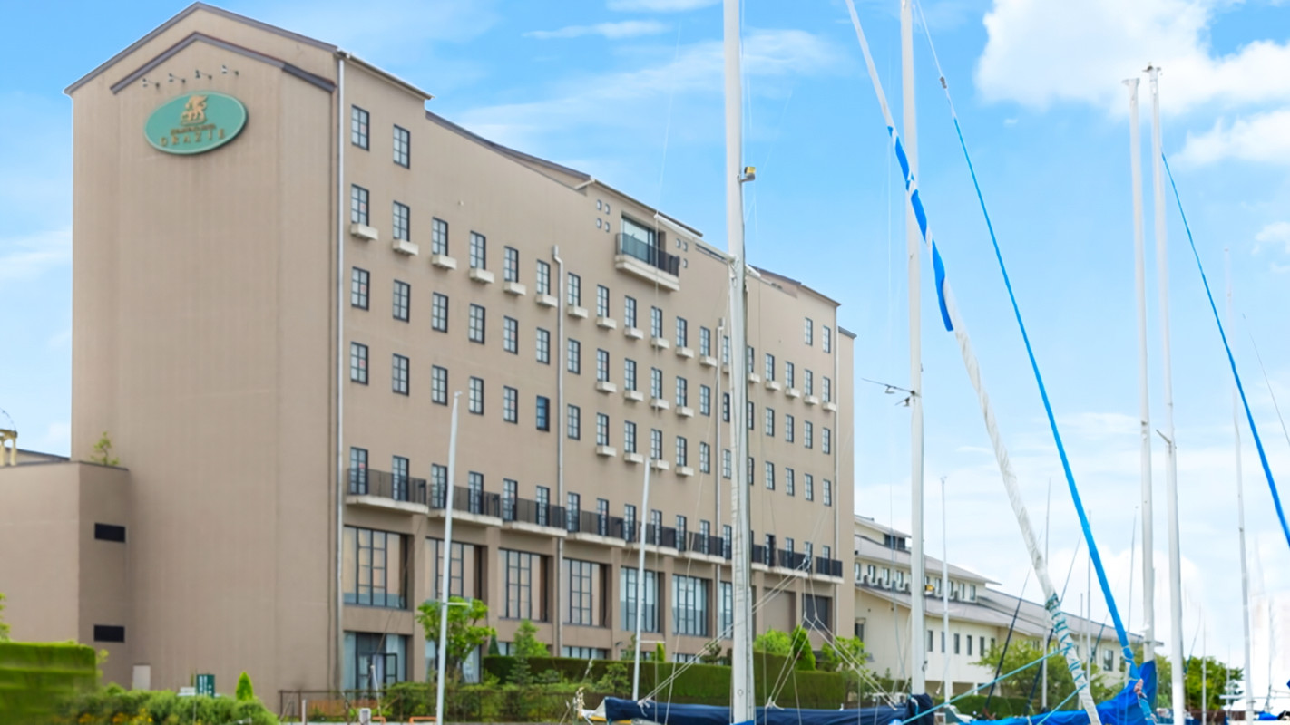 Hotel exterior | Harbor side