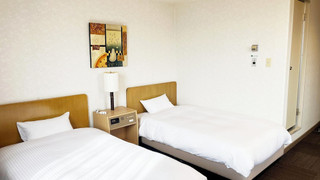 ツインルームシングルサイズベッド 2 台喫煙可