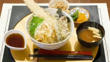 食事・飲み物 / 4