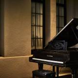 旧小学校から受け継がれたピアノ / 4